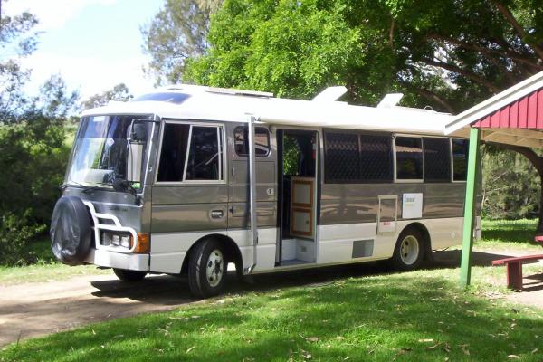 1985 Nissan motorhome #2
