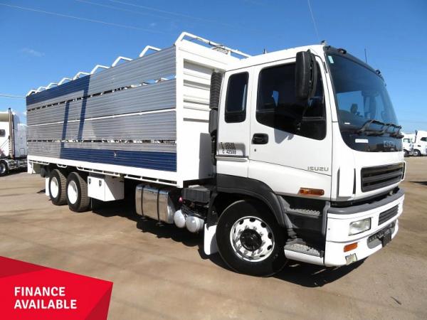 2004 Isuzu CXZ GIGA 6X4 Rigid with 2x1 stock crate