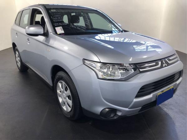 2013 Mitsubishi Outlander 