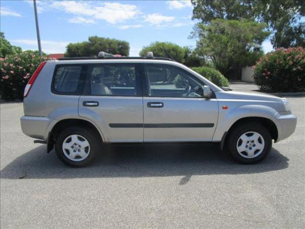 2003 NISSAN X-TRAIL 