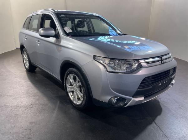 2014 Mitsubishi Outlander 