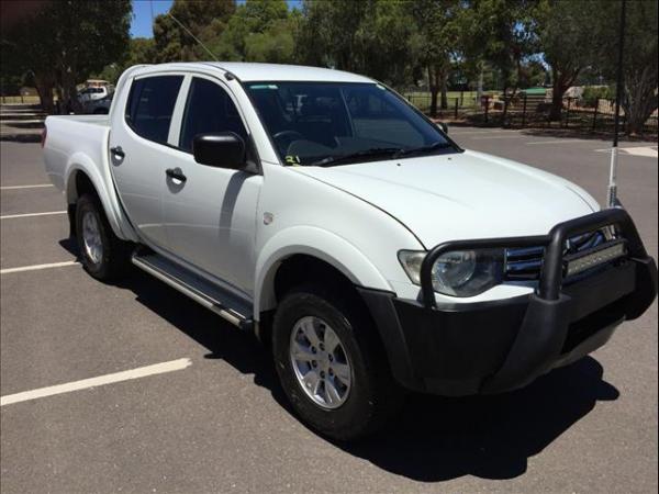 2014 MITSUBISHI TRITON 