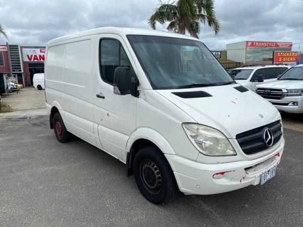 2010 Mercedes-Benz Sprinter 313CDI SWB White 5 Speed Automatic