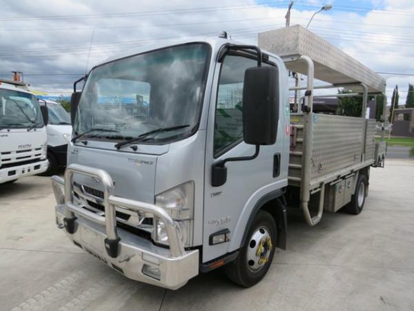 2016 Isuzu NPR 