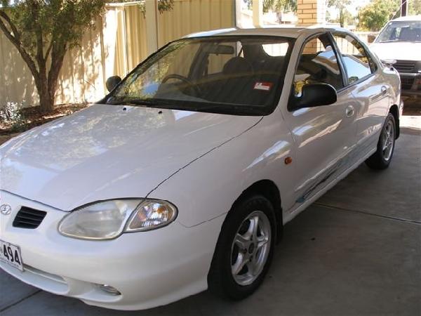 1998 Hyundai Lantra GT