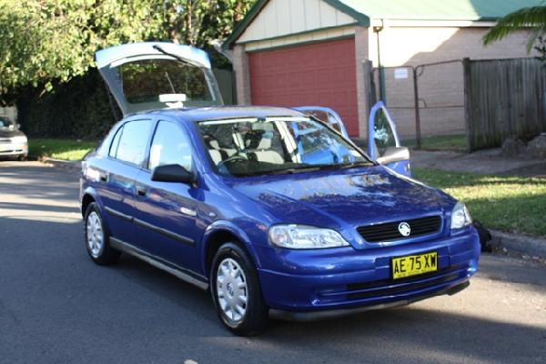 2005 Holden Astra 5 door sedan 1.8