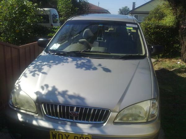 2000 Kia Carnes 