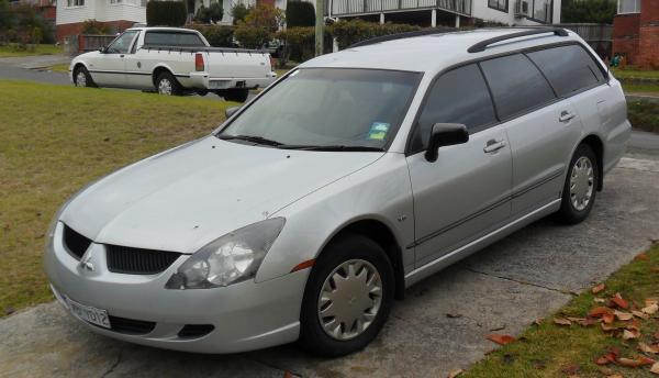 2004 Mitsubishi Magna ES