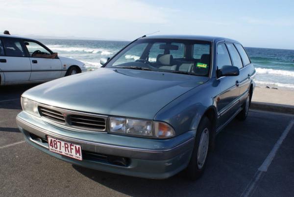 1996 Mitsubishi Magna Stationwagon