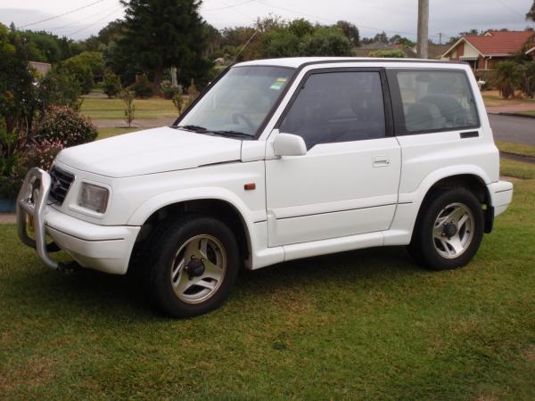 1997 Suzuki Vitara 2.0L 2 Door Hardtop