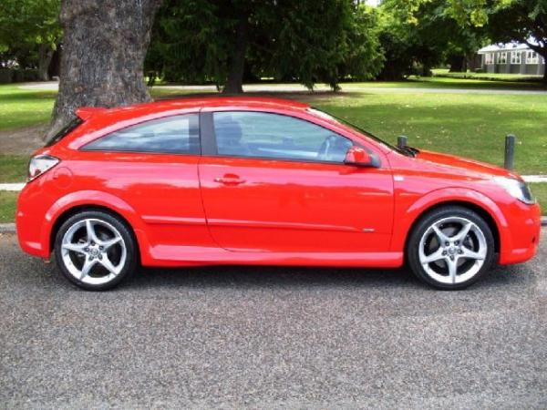 Used Holden Bargains: Find Your Dream Car Now! - b9k4tf1
