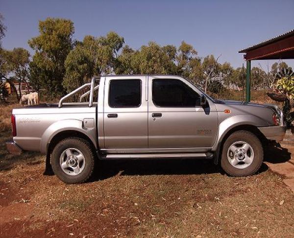2006 Nissan navara ST-R