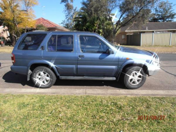 2002 Nissan PATHFINDER  TI