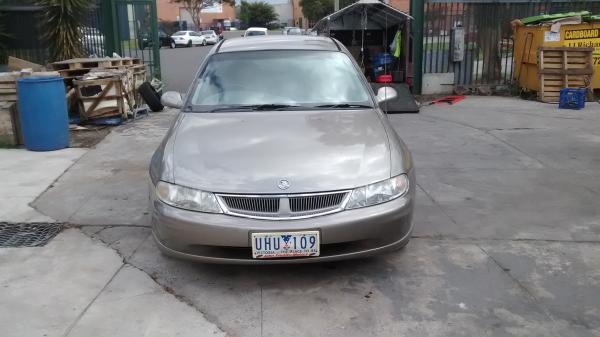 2001 Holden COMMODORE BERLINA