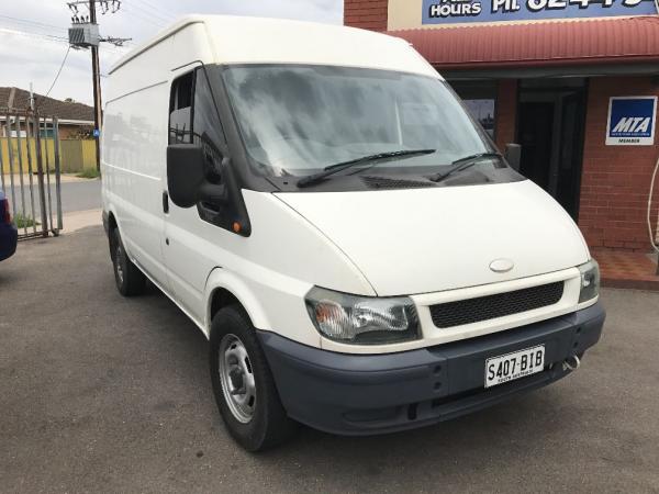 2004 Ford Transit 