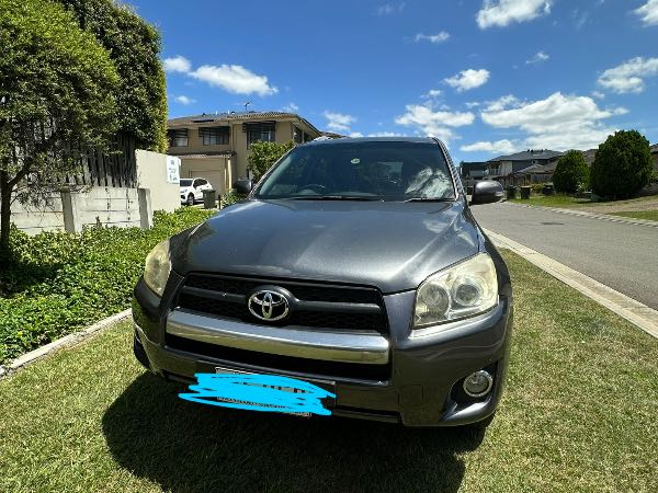 2011 Toyota RAV4 Altitude 