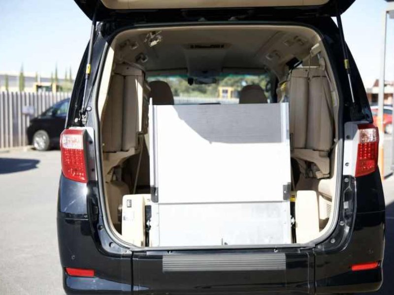 2013 Toyota Alphard